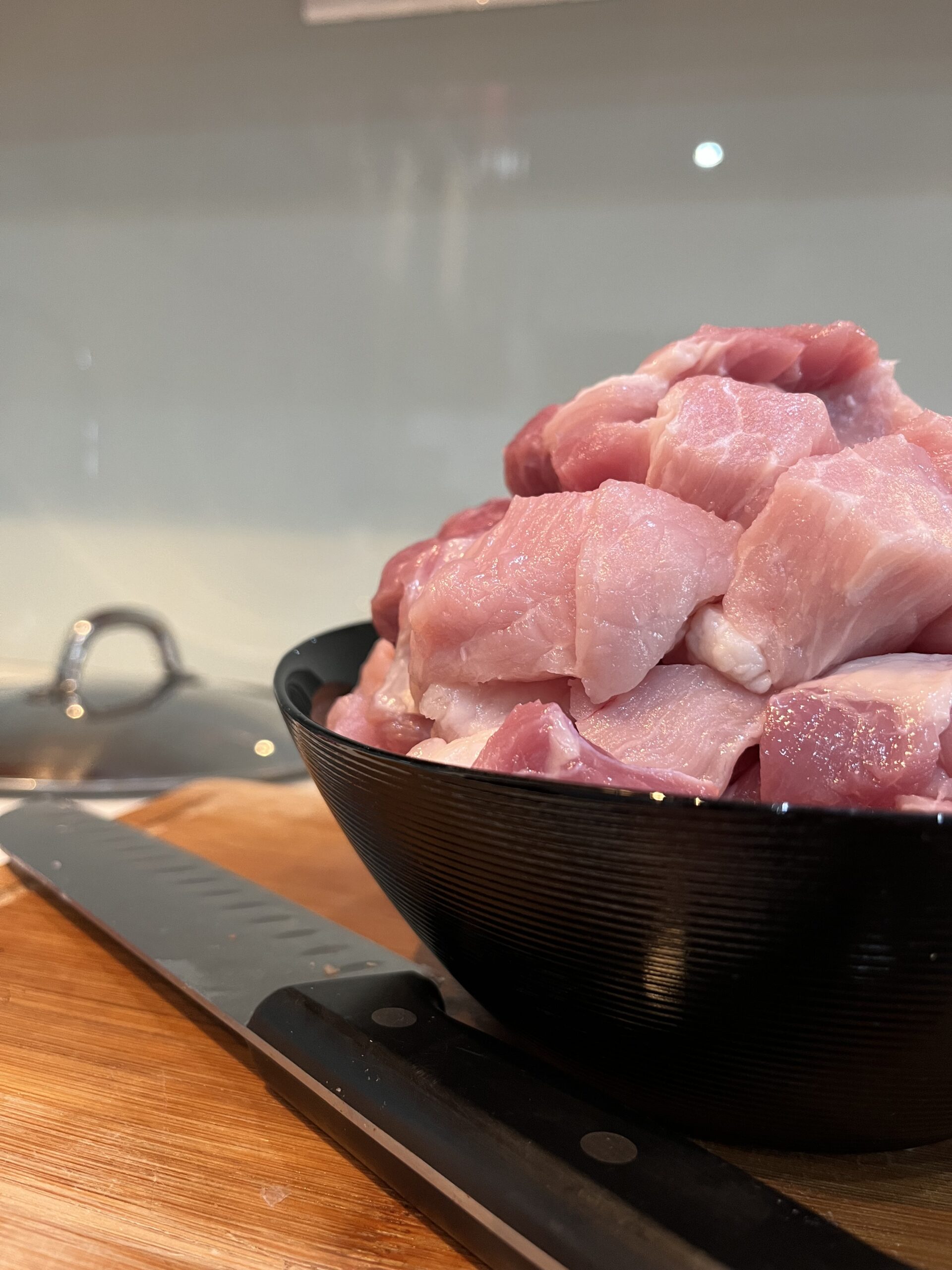 Sertéspörkölt recept – Egy klasszikus magyar ízvilág megbolondítva post thumbnail image
